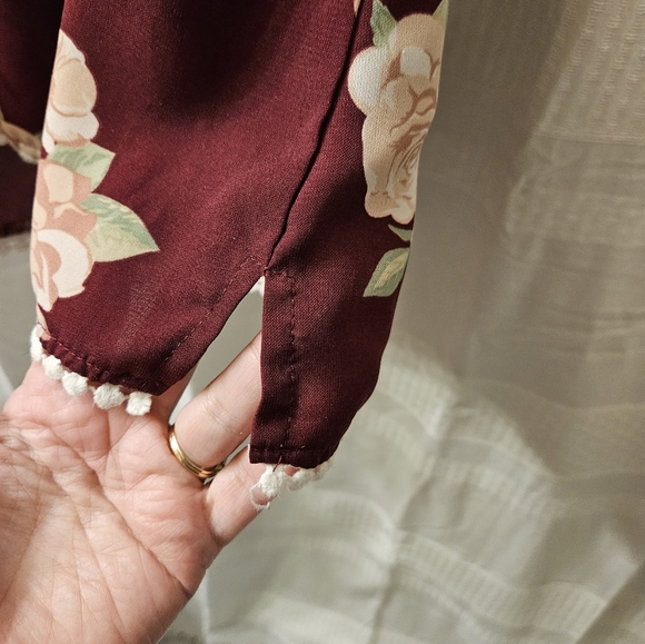 No Boundaries Junior's Top Size Large - Picture 7 of 8